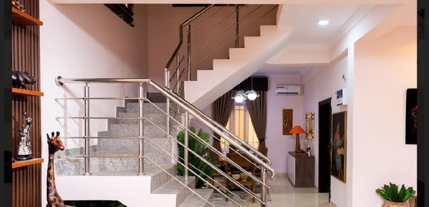 6 bedroom duplex apartment