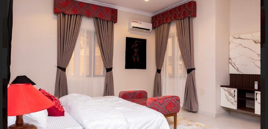 6 bedroom duplex apartment