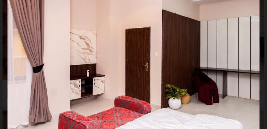 6 bedroom duplex apartment