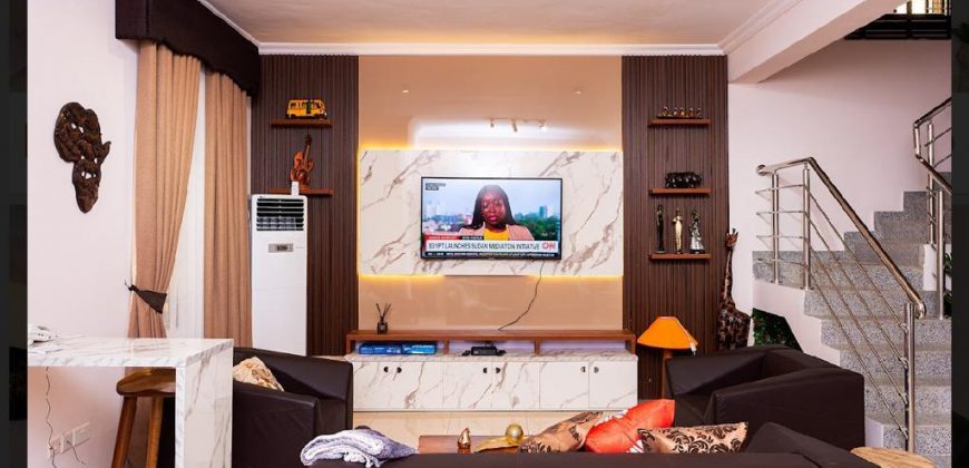 6 bedroom duplex apartment